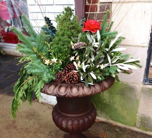 Holiday Outdoor Planters – twoinspiredesign